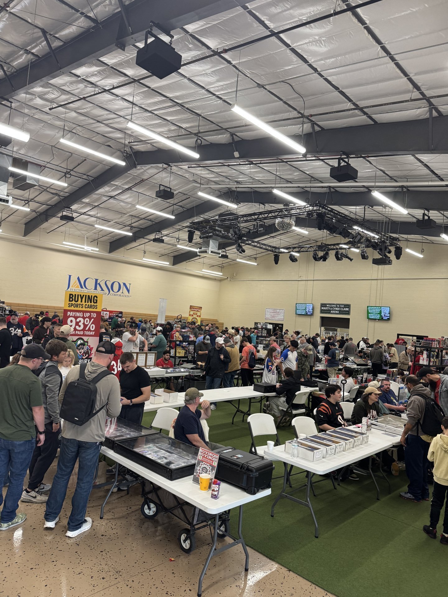 Commerce Card Show crowd and dealer tables